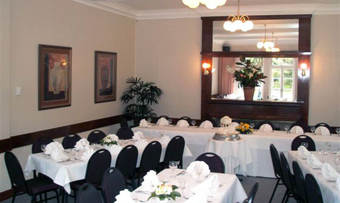 Beaufords-main-dining-Wedding-Setting